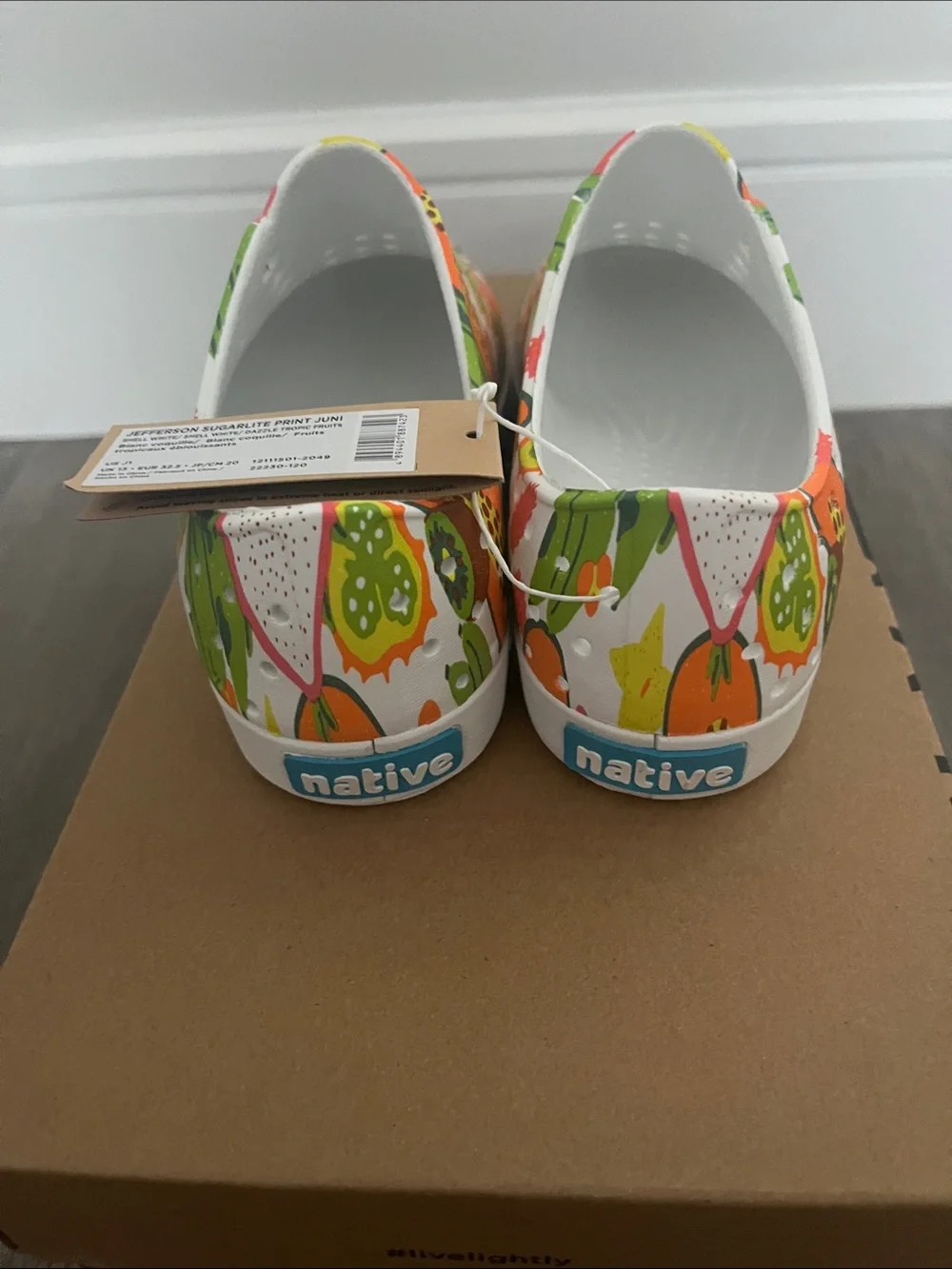Native Shoes jefferson sugarlite print shoe. White. Kids size 1. New in box.